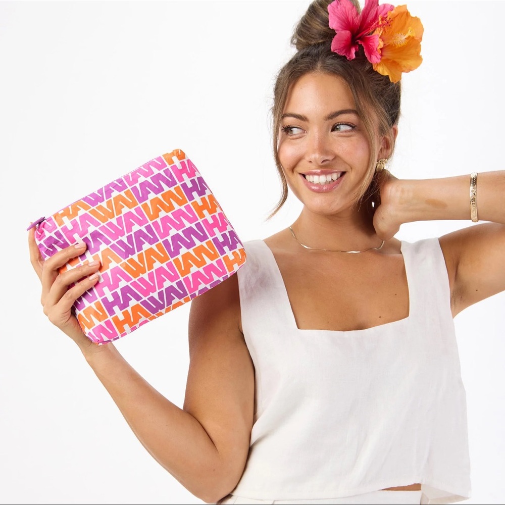 ALOHA Collection x Hawaiian Airlines Pink and Orange Travel Bag NWT